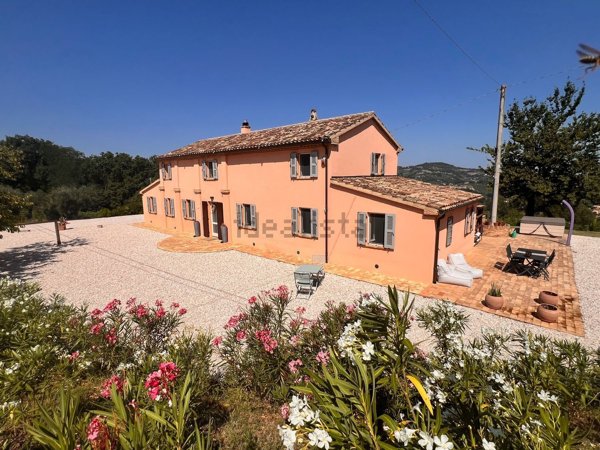 casa indipendente in vendita a Cartoceto