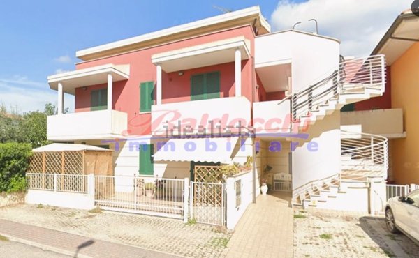 appartamento in vendita a Cartoceto in zona Lucrezia