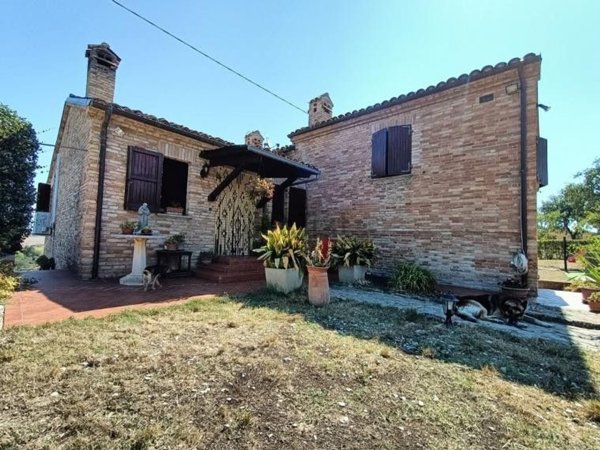 appartamento in vendita a Cartoceto in zona Sant'Anna