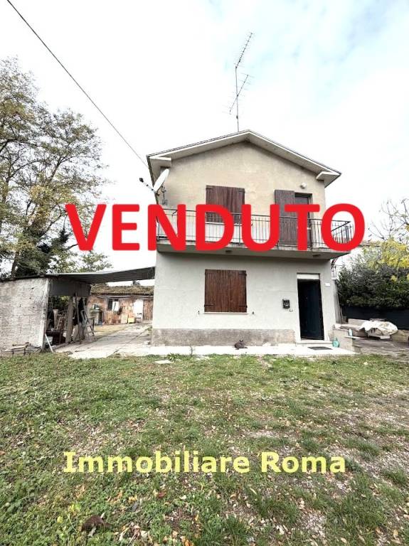 casa indipendente in vendita a Cartoceto in zona Lucrezia