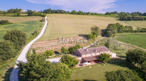 casa indipendente in vendita a Cartoceto