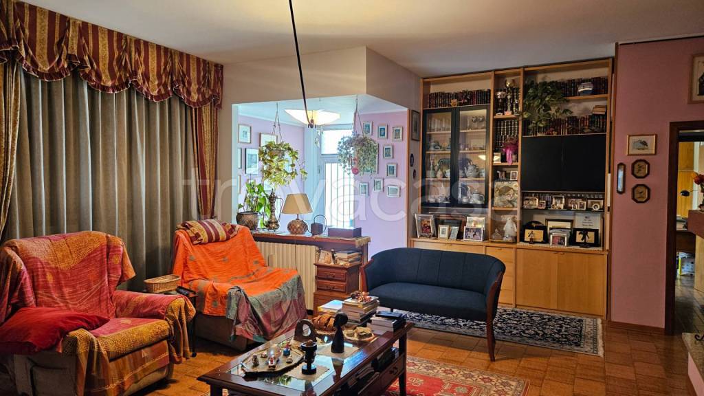 casa indipendente in vendita a Cartoceto in zona Lucrezia