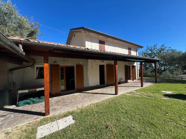 casa indipendente in vendita a Cartoceto in zona Sant'Anna