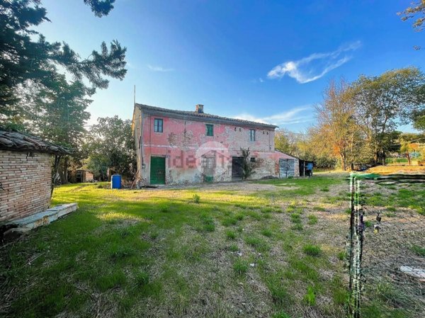 appartamento in vendita a Cartoceto in zona Lucrezia