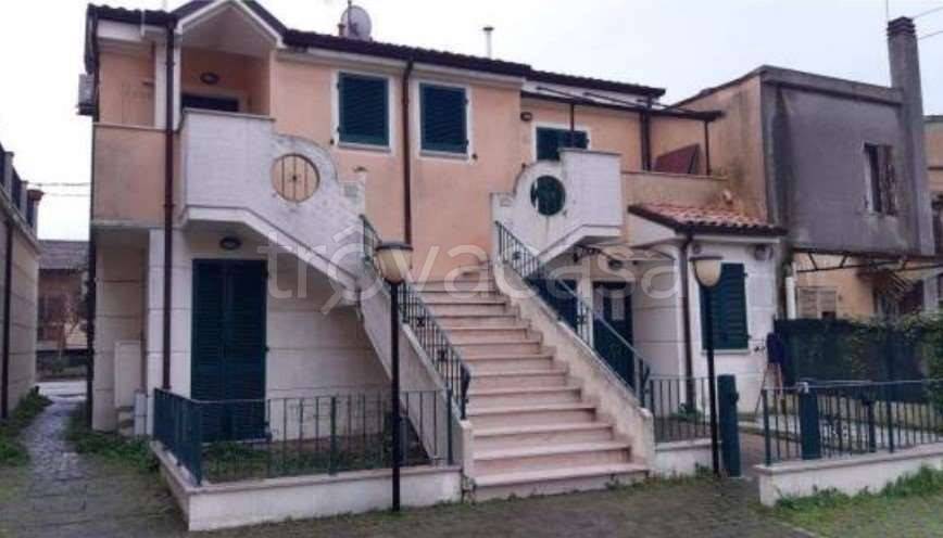 appartamento in vendita a Cartoceto in zona Lucrezia