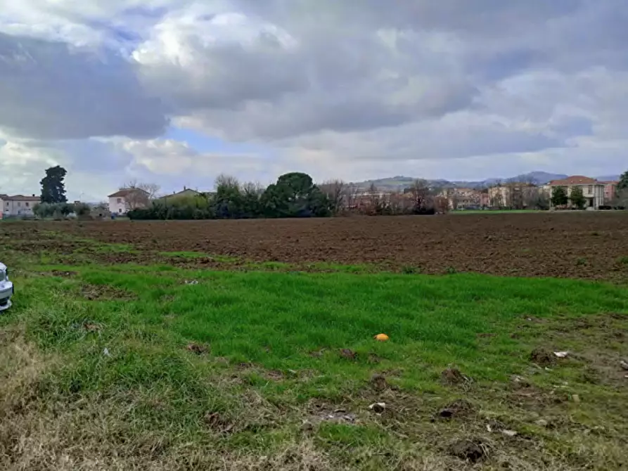 terreno edificabile in vendita a Cartoceto in zona Lucrezia
