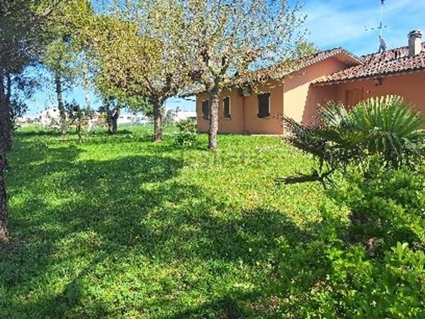 casa indipendente in vendita a Cartoceto