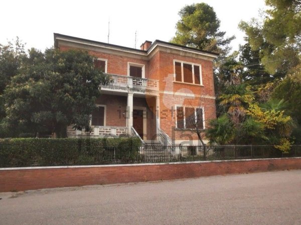 casa indipendente in vendita a Cartoceto