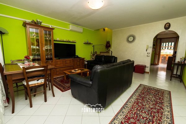 casa indipendente in vendita a Cartoceto in zona Lucrezia