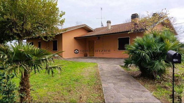 casa indipendente in vendita a Cartoceto in zona Lucrezia