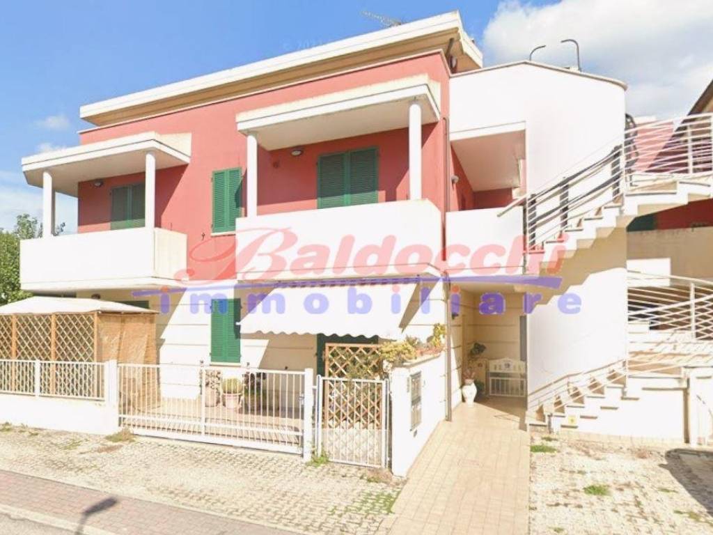 appartamento in vendita a Cartoceto in zona Lucrezia