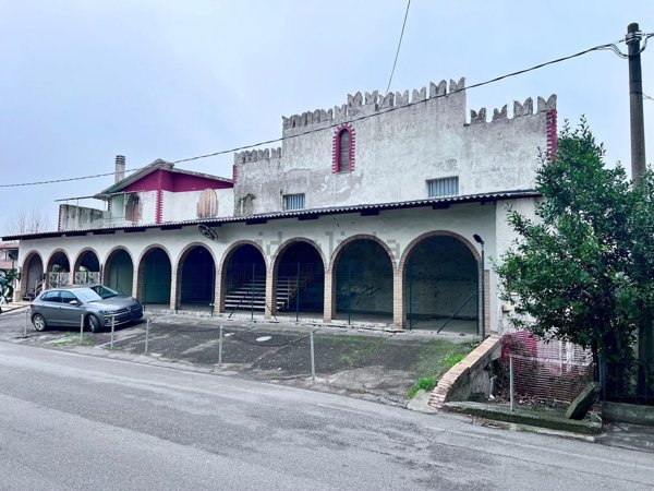 intera palazzina in vendita a Cartoceto in zona Sant'Anna