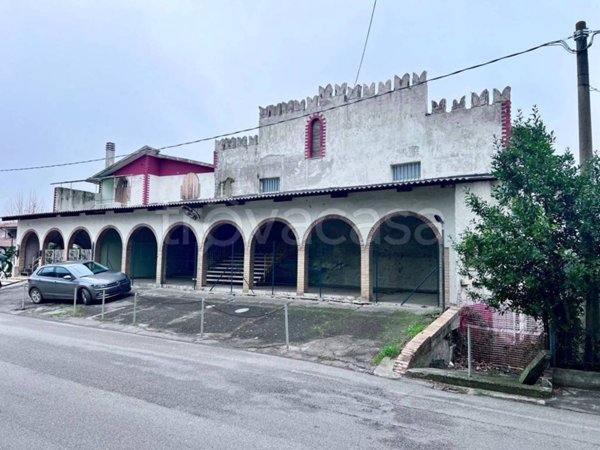 negozio in vendita a Cartoceto in zona Sant'Anna