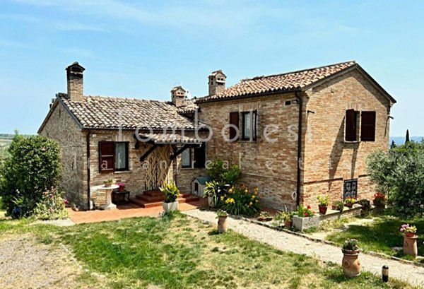 casale in vendita a Cartoceto