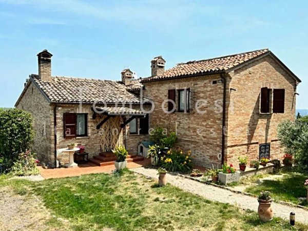 casale in vendita a Cartoceto