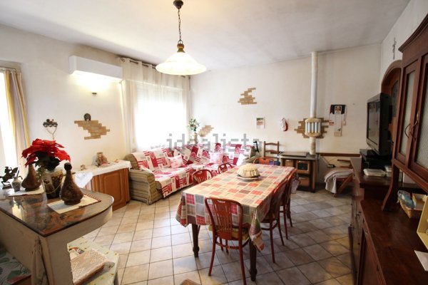 appartamento in vendita a Cartoceto in zona Lucrezia