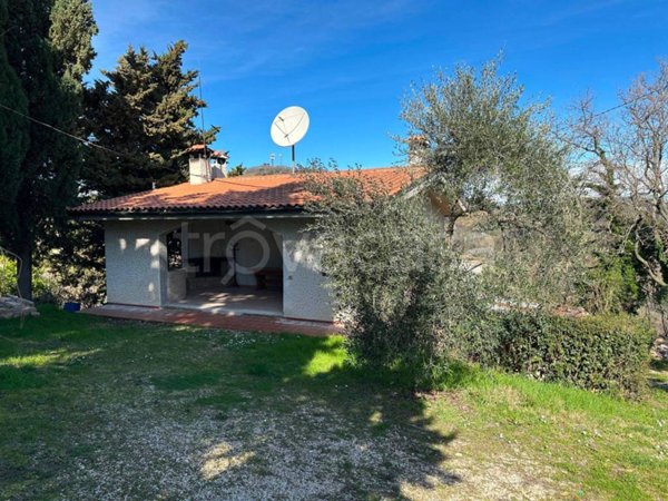 casa indipendente in vendita a Cartoceto