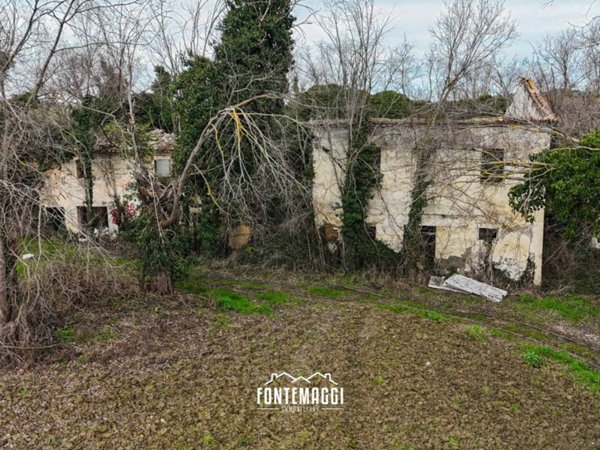 casa indipendente in vendita a Cartoceto in zona Sant'Anna