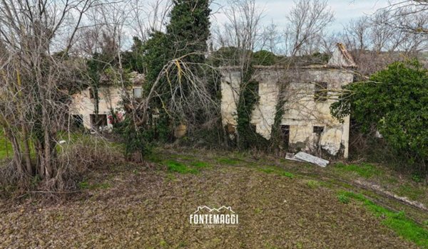 casa indipendente in vendita a Cartoceto in zona Sant'Anna