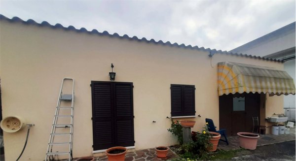 locale di sgombero in vendita a Cartoceto in zona Lucrezia