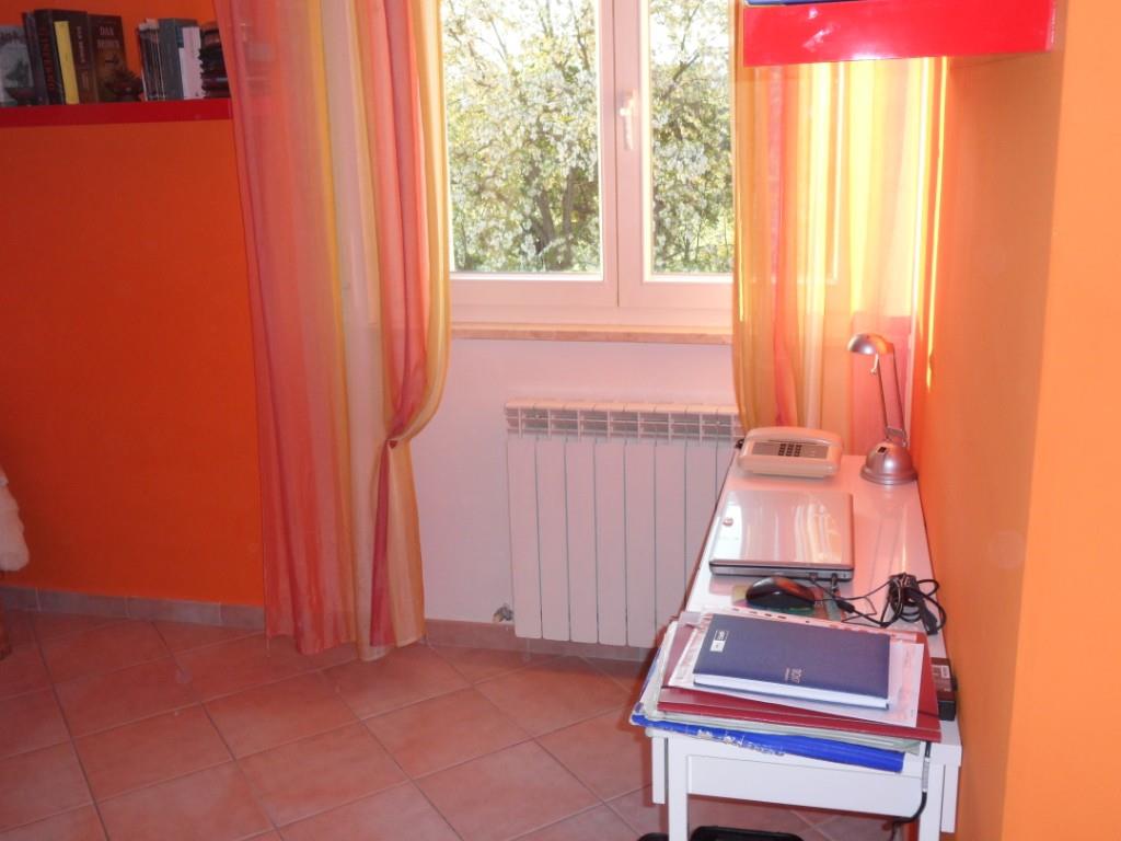 appartamento in vendita a Cartoceto in zona Lucrezia