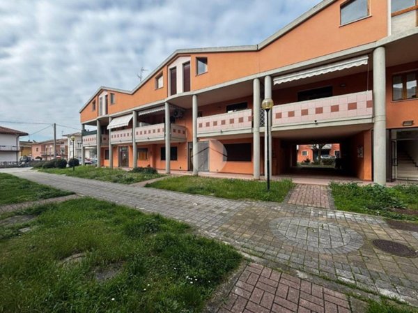 appartamento in vendita a Cartoceto in zona Lucrezia