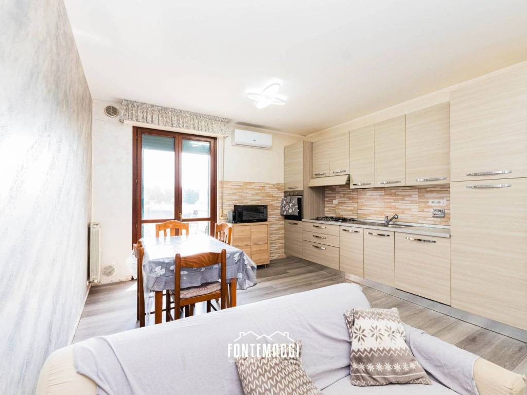 appartamento in vendita a Cartoceto in zona Lucrezia