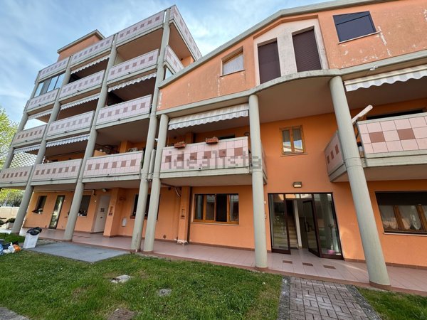 appartamento in vendita a Cartoceto in zona Lucrezia