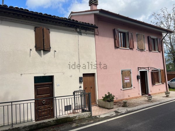 pentavano in vendita a Cartoceto