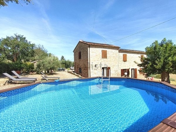 casa indipendente in vendita a Cartoceto in zona Sant'Anna