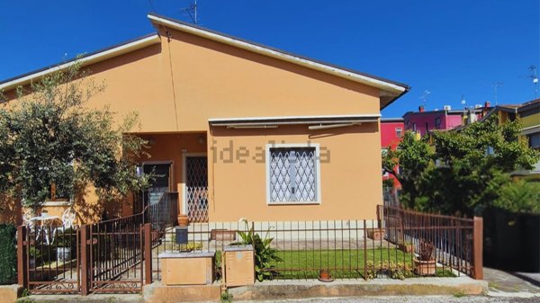 casa indipendente in vendita a Cartoceto