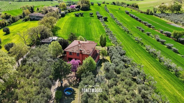 casa indipendente in vendita a Cartoceto in zona Lucrezia