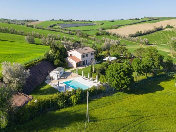 casa indipendente in vendita a Cartoceto