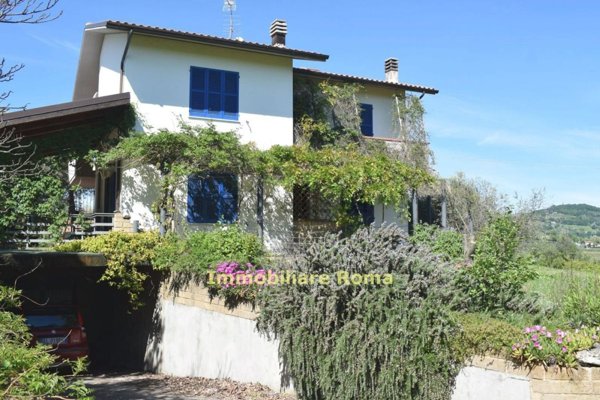 casa indipendente in vendita a Cartoceto