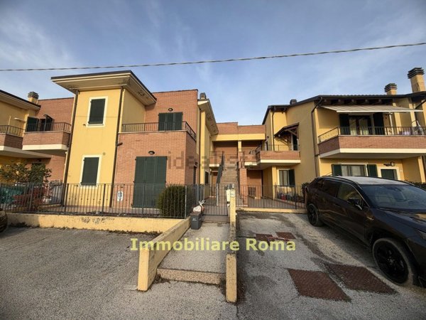 appartamento in vendita a Cartoceto in zona Lucrezia