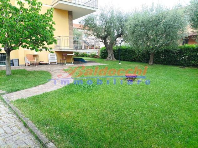 casa indipendente in vendita a Cartoceto in zona Lucrezia