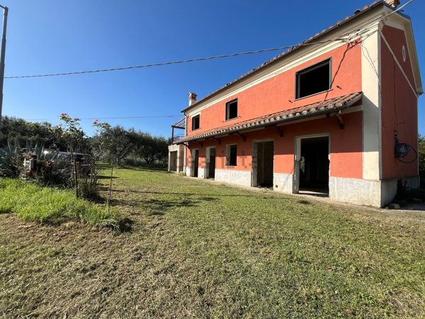 casale in vendita a Cartoceto