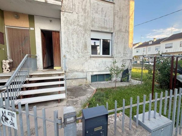 casa indipendente in vendita a Cartoceto in zona Lucrezia