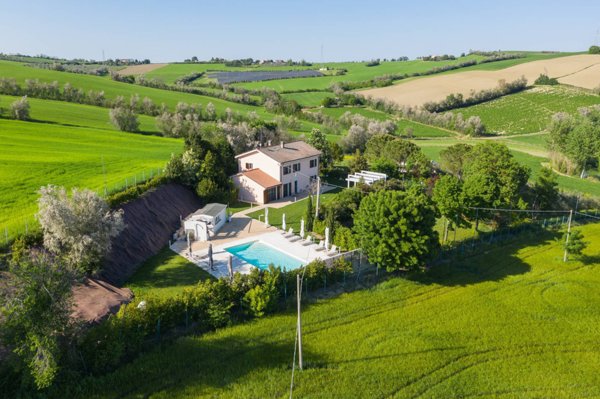 casa indipendente in vendita a Cartoceto in zona Sant'Anna