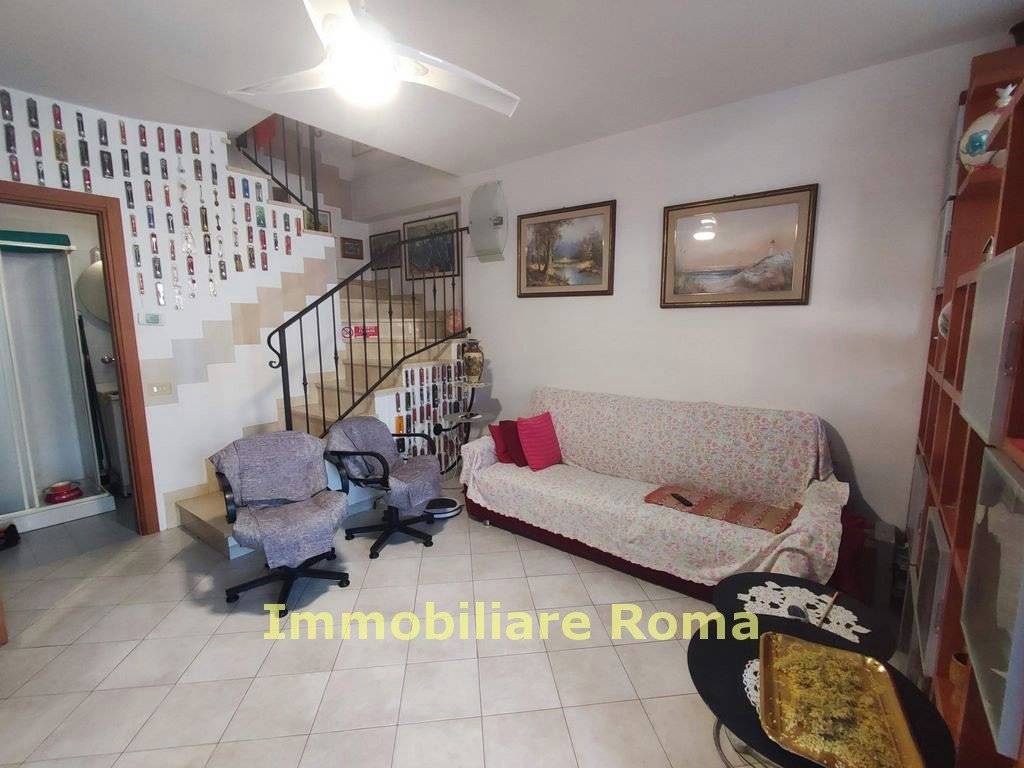 appartamento in vendita a Cartoceto in zona Lucrezia