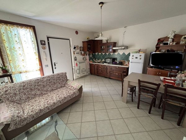 appartamento in vendita a Cartoceto in zona Lucrezia