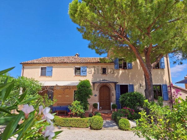 casa indipendente in vendita a Cartoceto in zona Lucrezia