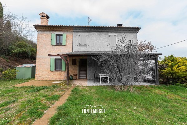 casa indipendente in vendita a Cartoceto in zona Sant'Anna