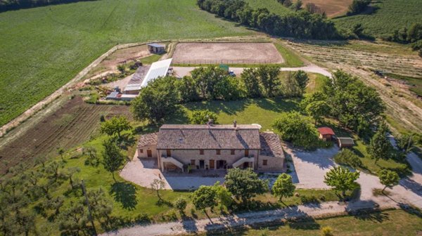 casa indipendente in vendita a Cartoceto