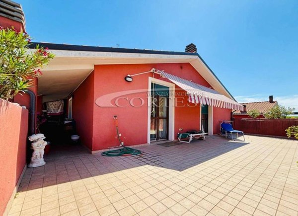 appartamento in vendita a Cartoceto in zona Lucrezia