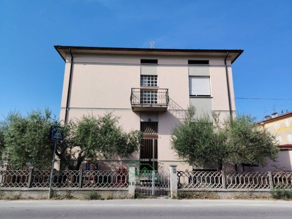 appartamento in vendita a Cartoceto in zona Lucrezia