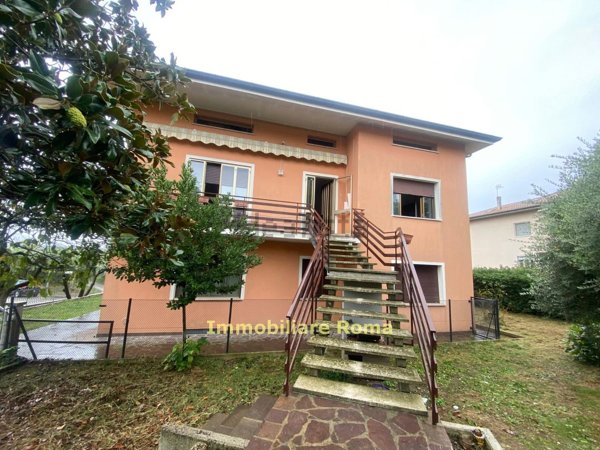 appartamento in vendita a Cartoceto in zona Lucrezia