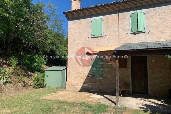 casa indipendente in vendita a Cartoceto in zona Sant'Anna
