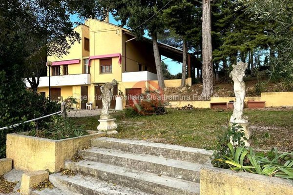 casa indipendente in vendita a Fano in zona Sant'Andrea
