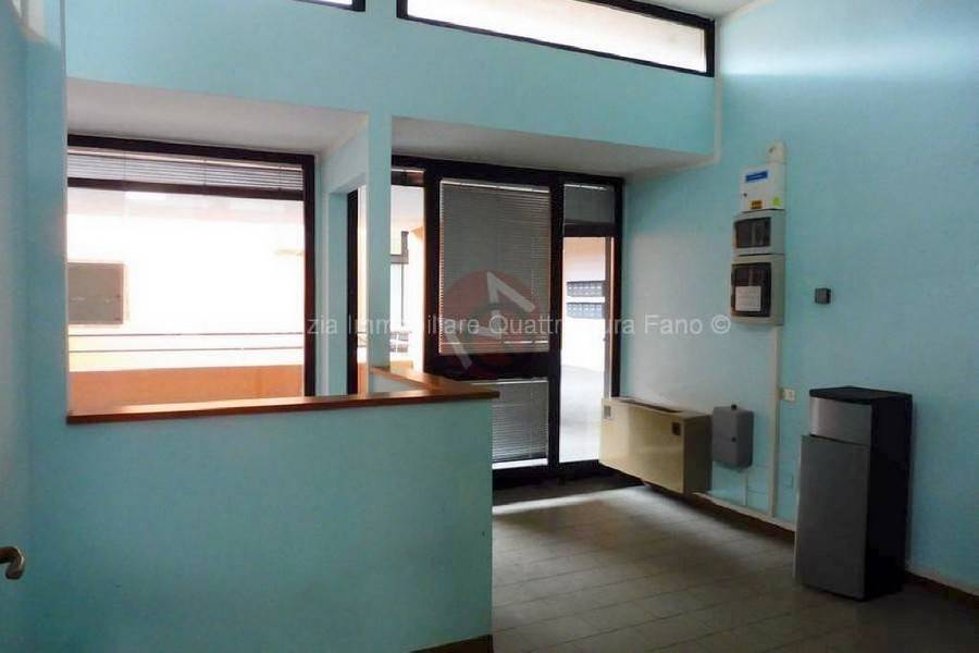negozio in vendita a Fano